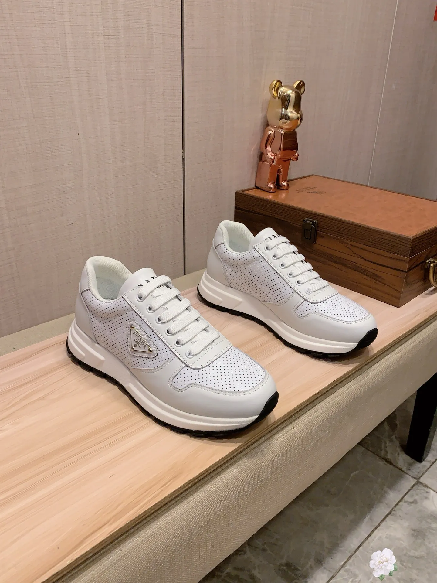 Men's Men's Shoes💰420💰💰🎩🎩[Lightning][Lightning] "PRADA*" The latest and most popular casual shoes, top brand [seduce] luxury~purchase, top~quality. [Strong] The upper is made of imported breathable cowhide with material ➕ breathable sheepskin feet (•) and fine workmanship. The original stylish and stylish soft rubber wear-resistant and non-slip outsole is light and comfortable on the feet. The real thing looks better when photographed. 085: code: 38-44, 3️⃣ colors selected